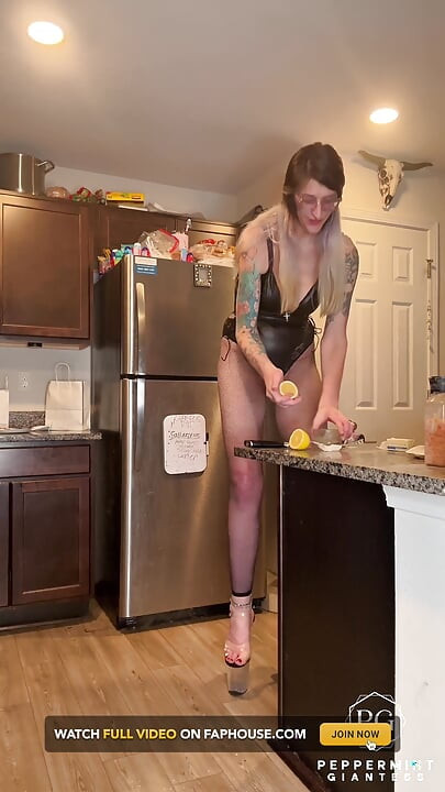 Giantess Serves up Chicken Piccata in 8-inch Heels & Black Lingerie