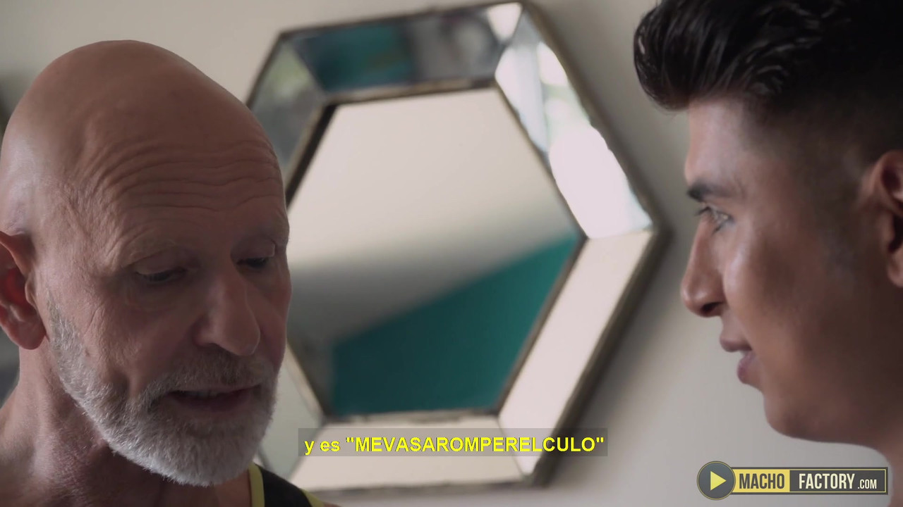 超级性感的爸爸benedictus得到一个大玩具和大鸡巴插他紧致的屁股