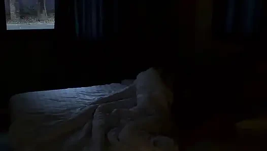 Istri saya suka pamer.