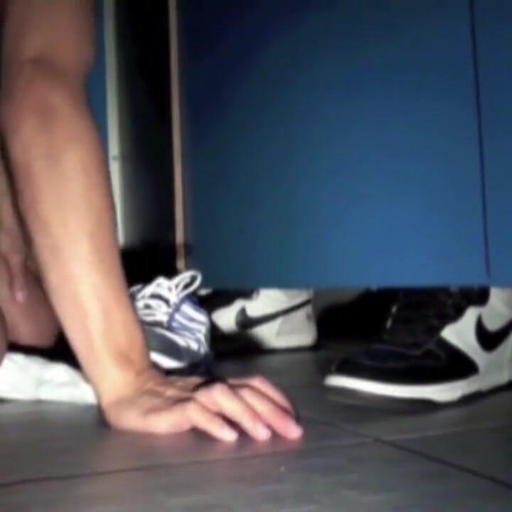 Snffin sneaker in glory holes