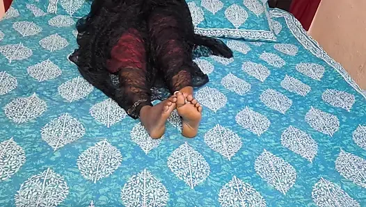 Hintli Üvey Anne Seks Zevki Için Oğlanı Baştan Çıkarıyor