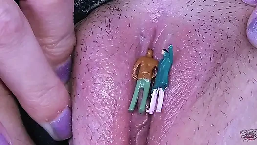 Raksasa Dengan 2 MILF Semok