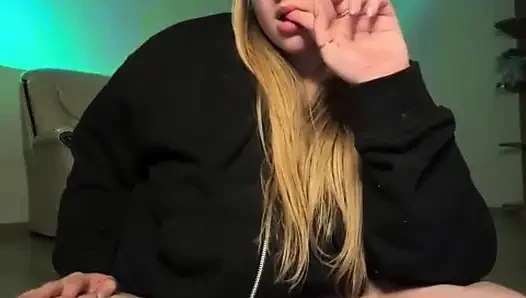 Fingering tight pussy with jucielussie