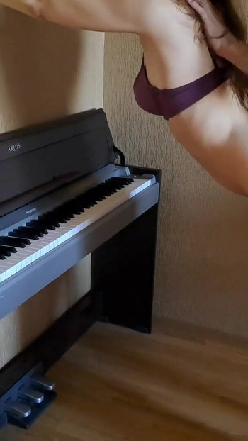 Khoảnh khắc phải chia sẻ từ "Đụ trong bảy ghi chú"