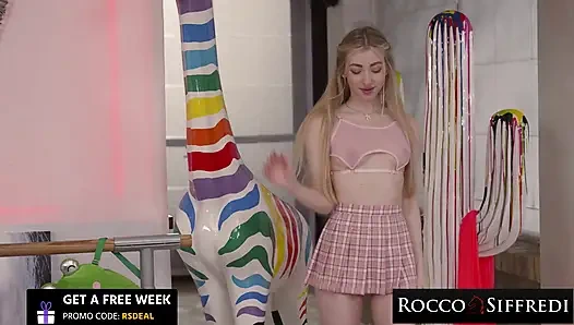 ROCCO SIFFREDI - сладкую Lina жестко трахает самый большой член, который она когда-либо принимала