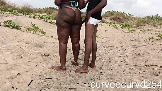 Быстрячок На Пляже С Местным Мужиком