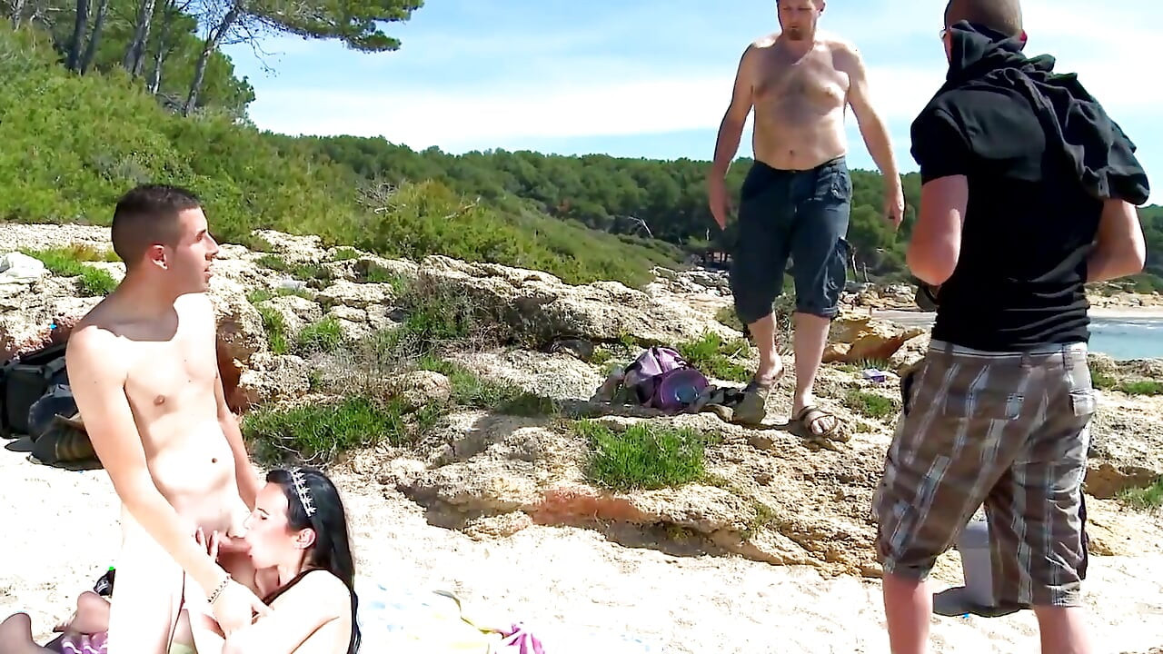 Amateur Sluts Scene-4_sexy Busty Brunette Having Sex with Her Friend on the Beach While Being Filmed