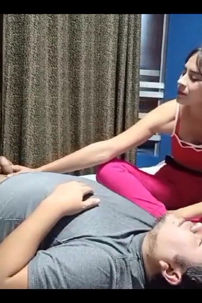 Aku pengen belajar tentang seks, aku pemalu banget, tapi siap untuk apapun, kontolnya enak banget