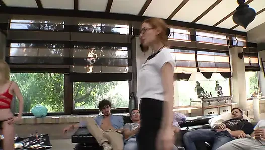 İtalyan Çizme Kampı Grup Seks Kızıl Saçlı Sert Sikiliyor