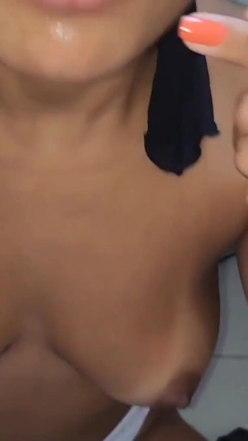 Making a pool of piss and cumming inside her mouth | Clip 2