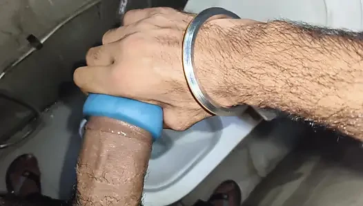 Seks oyuncağımla ilk kez mastürbasyon yapıyorum