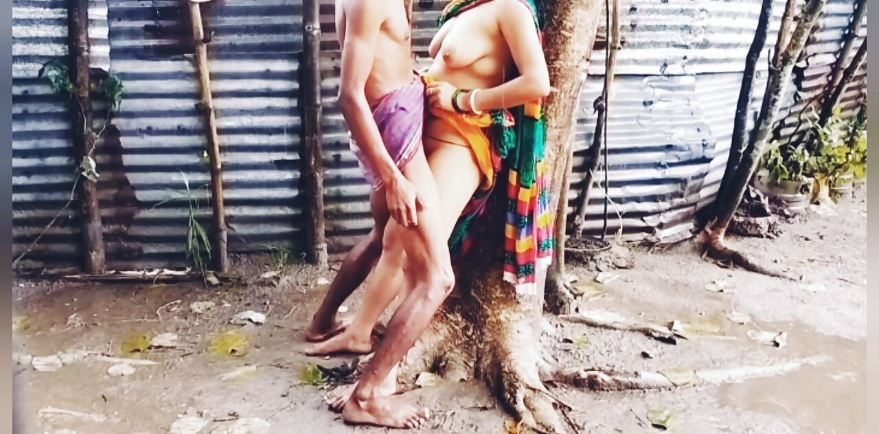 Big Tits Big Ass Desi Bhabi in Teen age Fucks Devar in outdoor Rainy season.