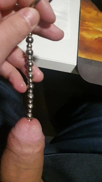 Penetrando mi polla con sonido de cuentas