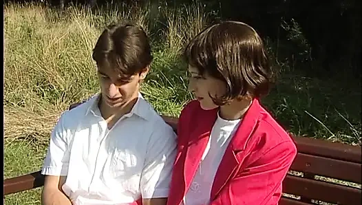 На улице с моим бойфрендом и моим лучшим другом