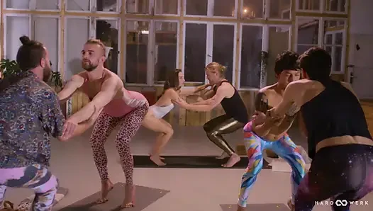 Yoga bang hetero version