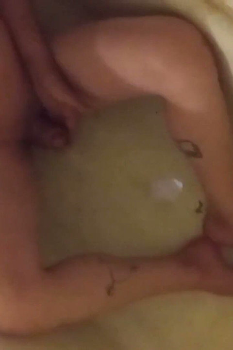 Pre-op Transgal Peeing on Toes & Soles in a Bathtub