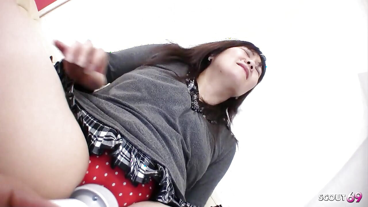 Bivši muž jebe japansku MILF Akiko u dlakavoj necenzuriranoj pički zadnji put
