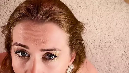 EINE RIESIGE GESICHTSBESAMUNG MACHTE GEILE SCHÖNHEIT HEUTE MORGEN GLÜCKLICH (POV)