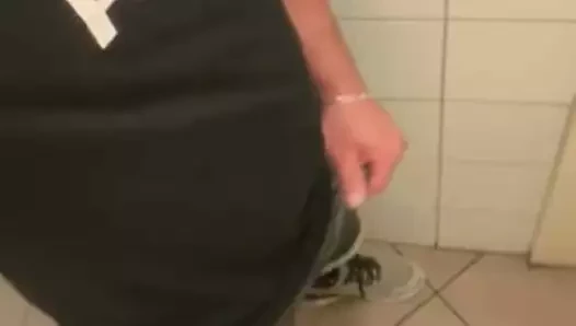 İş🍆 yerinde sabah erken saatlerde