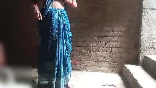 Beautiful Indian wife romantic sex (+19) with sasur ji doggy style aur apne Upar Utha Kar chut mein land Dala Hindi HD video ful