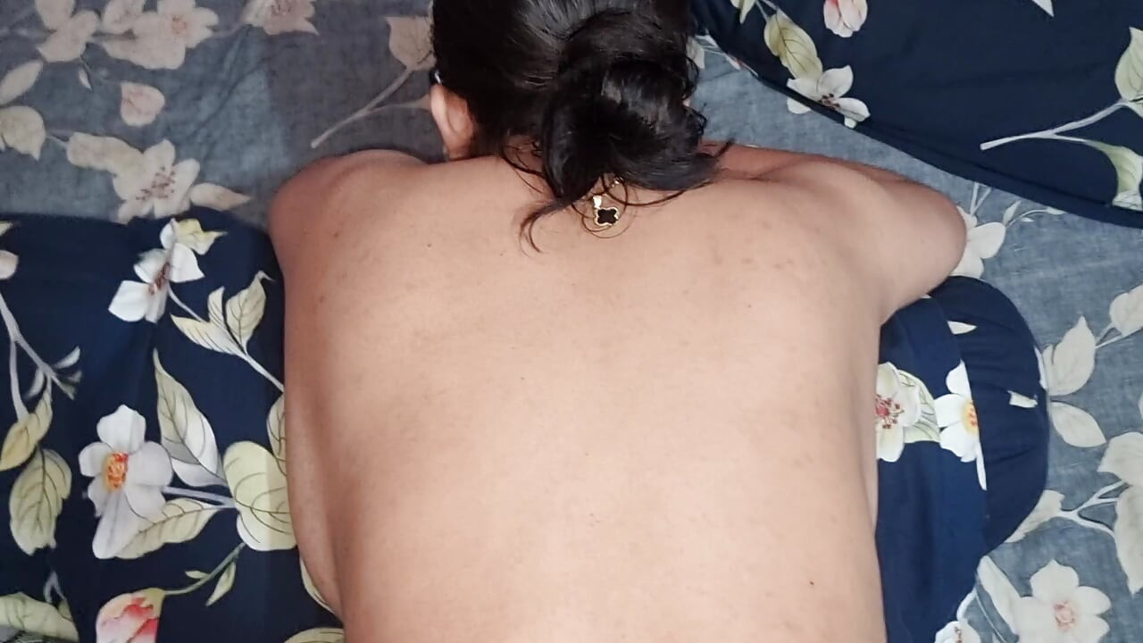Cô vợ rất nóng bỏng