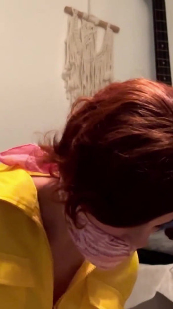 Zadivljujući trenutak iz "April O'Neil cosplayer stolice"