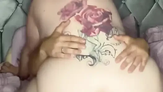 Istri menunggangi suami