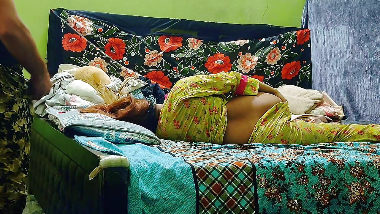 Abang tiri menonton adik tiri miang & kongkek pantat besar keras