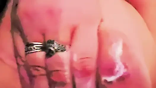 Sahnige brustwarzen