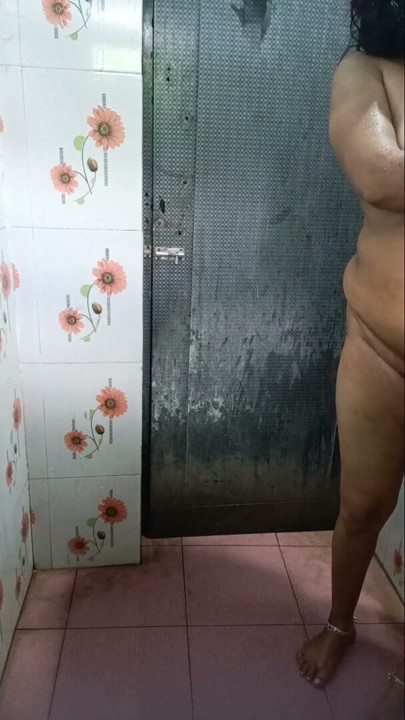Bathroom sex indian Desi indian aunty Desi aunty sexy aunty | Clip 2