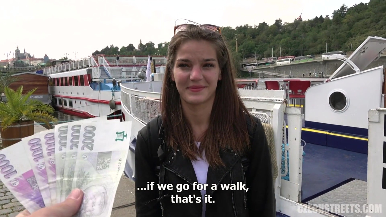 チェコの街 - 史上最もシャイな女の子