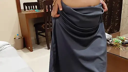 Ev sahibi ateşli ve güzel hizmetçisini sikiyor