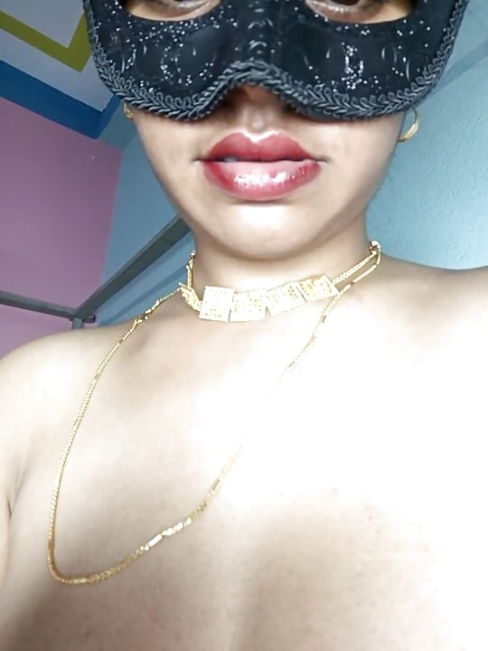 Pyaasi bahu sasur ko samne rakhke apni pussy karke dikhaya