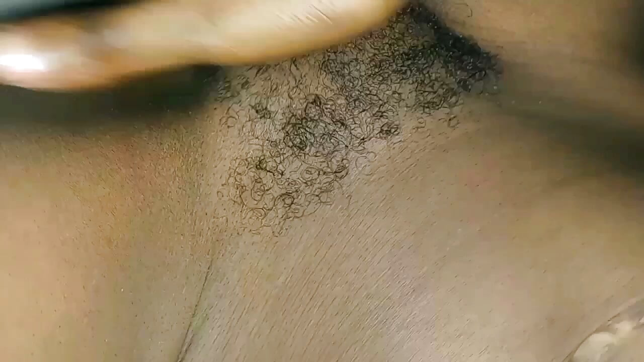 一个渴望那玩意的漂亮女孩
