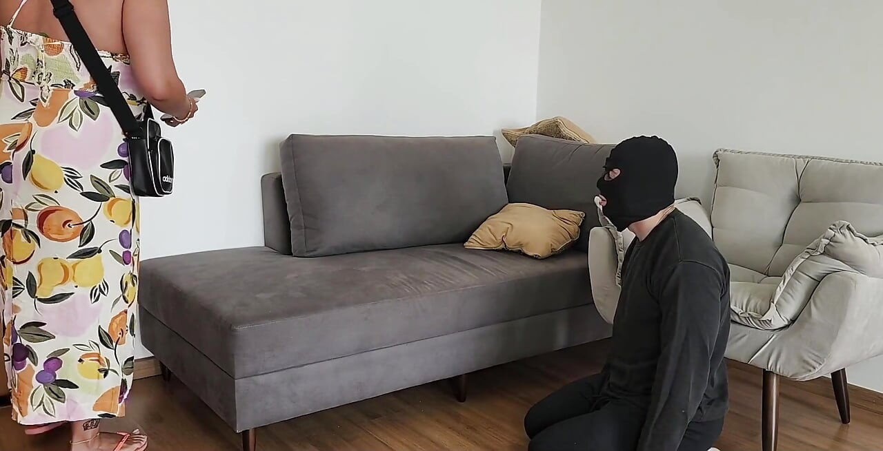 كيفا تصل من موعدها!