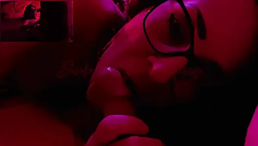 Я позволил моей жене Succubus пососать мою душу и заставить эту киску кончить