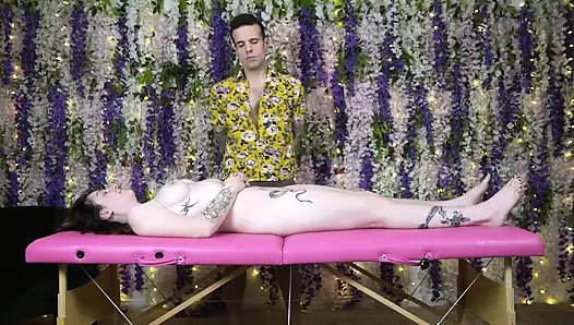 Закулисный массажный салон