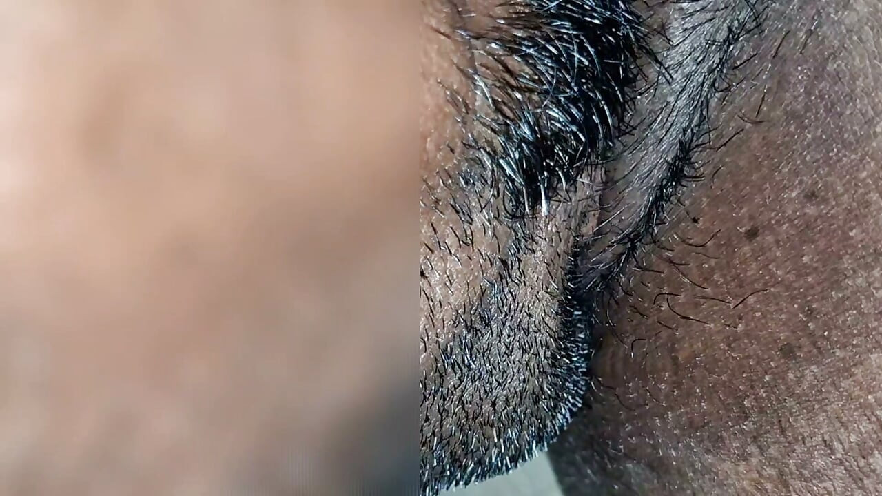 Tamil wife pusssy eating husband.