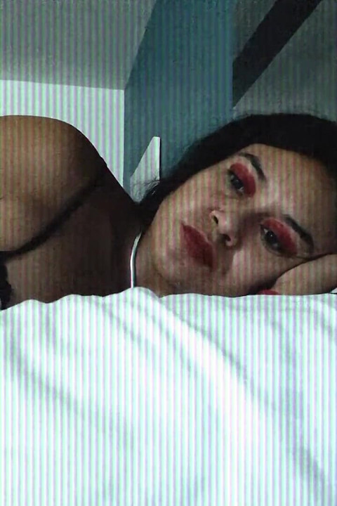 Banging and Chatting with Viewers on a Live