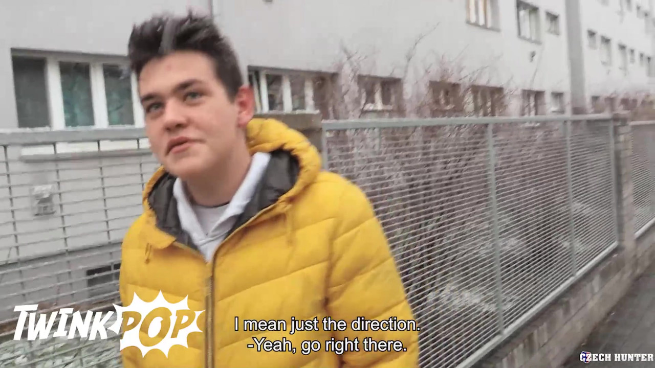 他在去买烟的路上遇到了一个愿意给他额外爱的男人 - twink pop