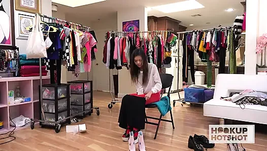 Bts - vina sky si cewek rambut cokelat yang kecanduan kontol dientot habis-habisan!