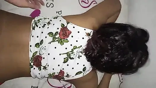 New York Abd'li 18 yaşındaki esmer büyük sarkık memeler üvey erkek kardeşinin büyük yarağını sikiyor bölüm 102