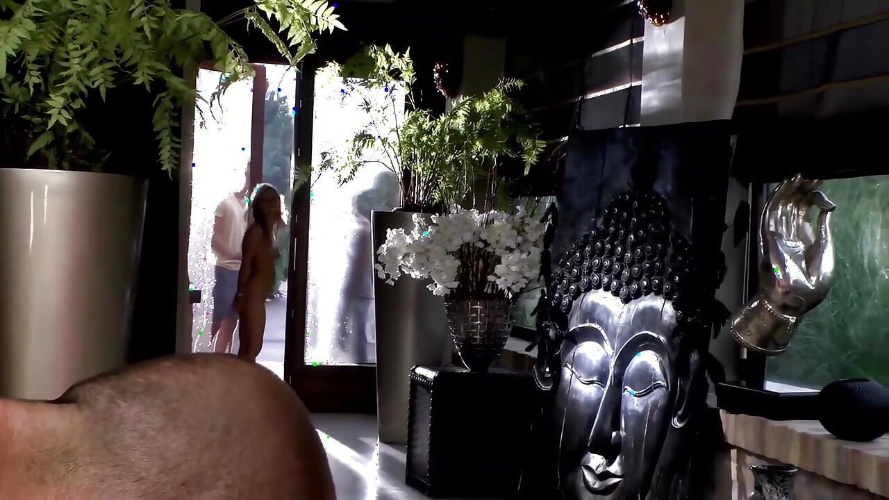 Kamsin banam chodne layak mammiyan sunahre balon vali larkiyan choosti hain aur jordar chudaee karti hain