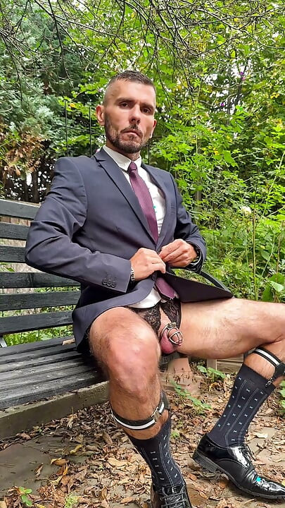 Slutty Gentleman Gets Screwed on a Bench in Public and Is Squirting Like a Gurl