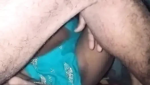 Uncle ne aunty ko aisa choda aunty ki chut me khoon nikal gya