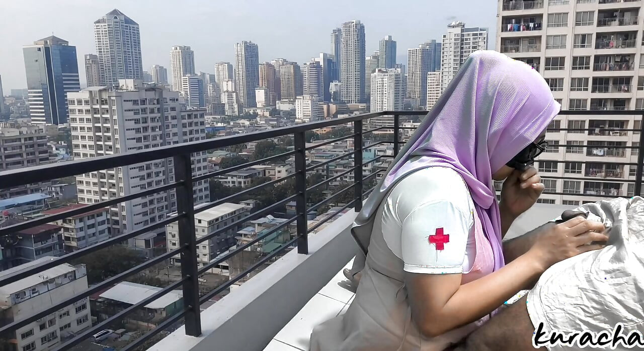 Tesettürlü aldatan hemşire üvey kız kardeş hastane balkonda sakso çekiyor