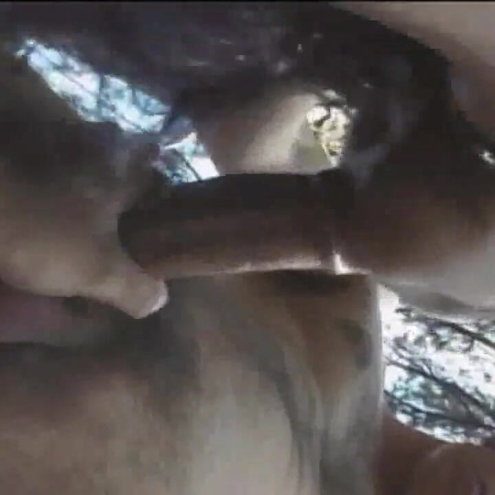 Latina transexual fucke din string in outdoro forest