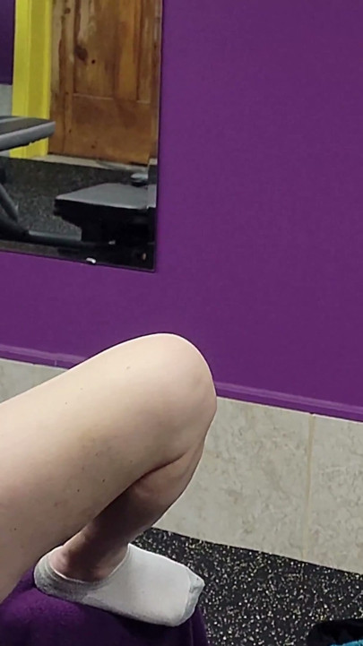 Thick Gym babe gets naked thinking no one is around | Clip 2