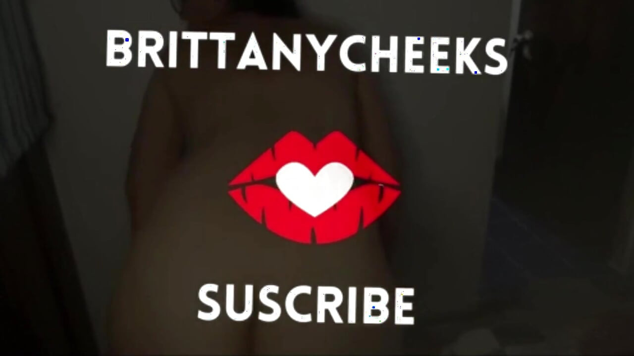 Loading Video Young Virgin Masturbates and Secretly Has Her Wet Pussy on the Balcony