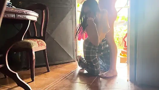 Mereka Hampir Tidak Meninggalkanku Sendirian Di Rumah Dengan Sepupu Tiriku, Aku Makan Semuanya.